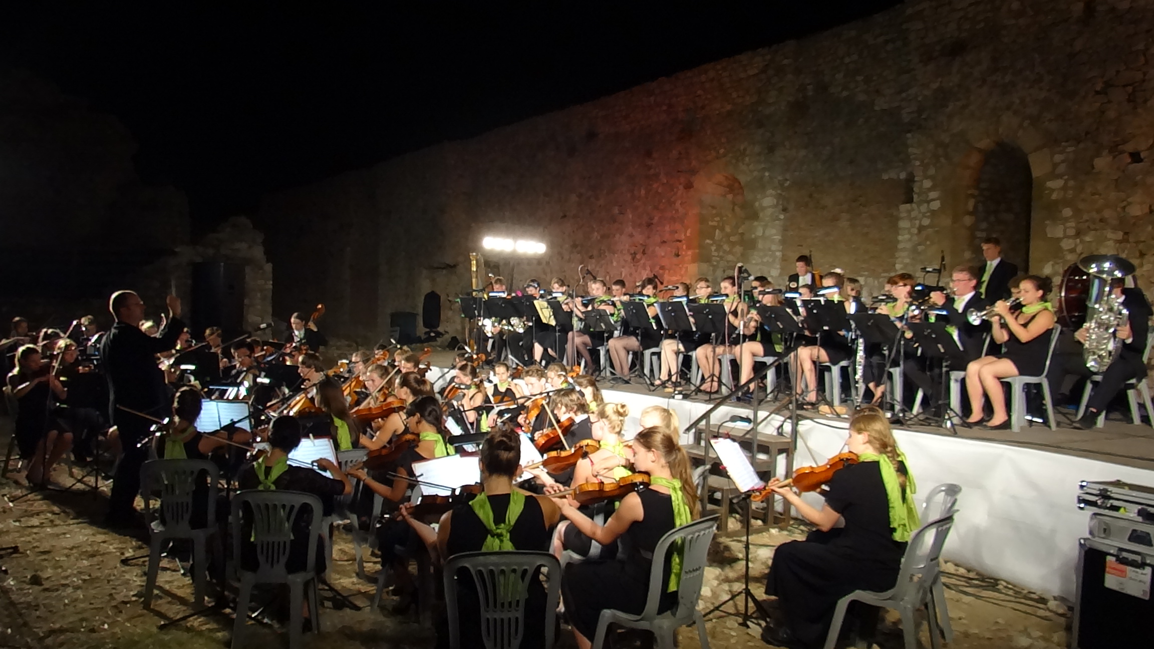 Klassisches Konzert des Jugendsymphonieorchesters Böblingen in der griechischen Burg Kastro Kyllino in Egion