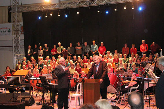 Rede von Mikis Theodorakis vor dem Konzert von Canto General